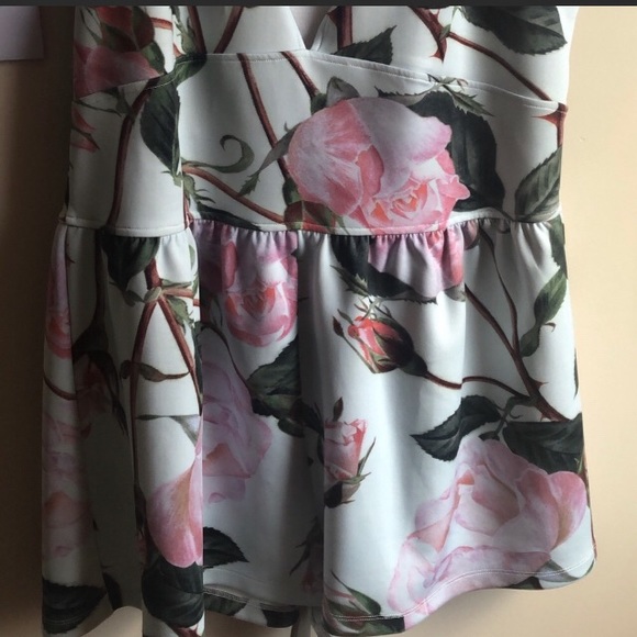 ASOS FLORAL ROMPER - Picture 2 of 2